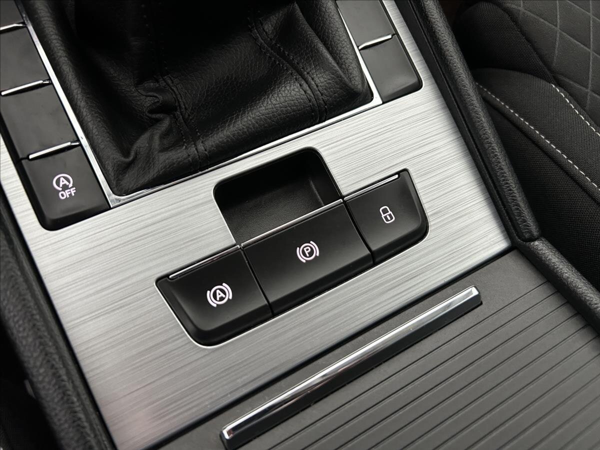 Škoda Superb Sedan / Limuzína 2,0 l 110 kw