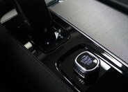 Volvo XC90 30