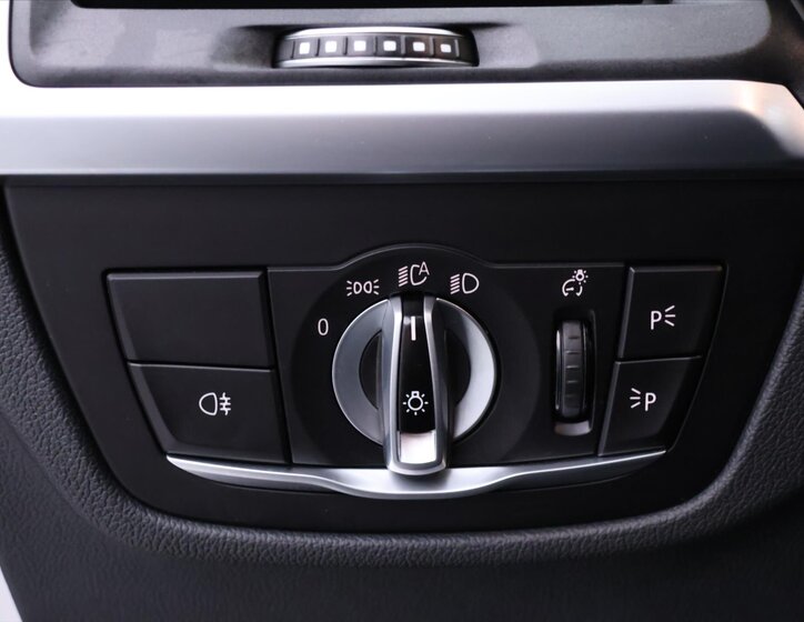 BMW X3 SUV / Terénní 2,0 l 140 kw