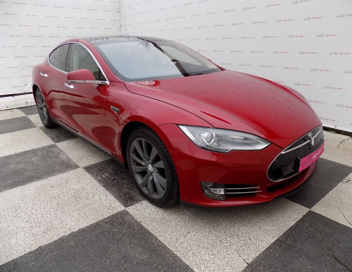 Tesla Model S 5