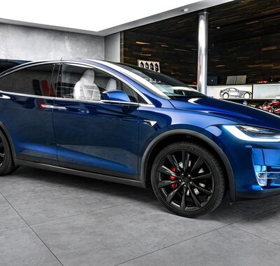 Tesla Model X 3