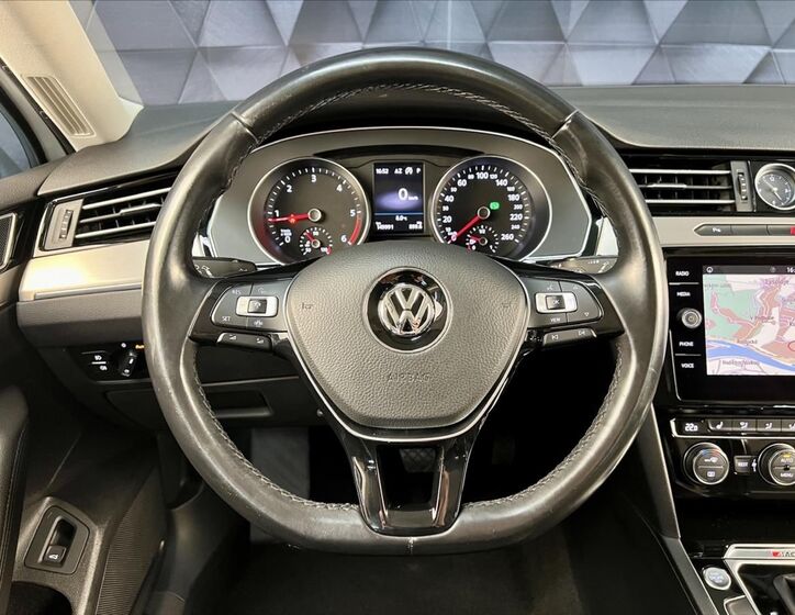 Volkswagen Passat 12