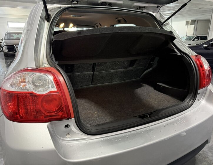 Toyota Auris Hatchback 1,8 l 73 kw
