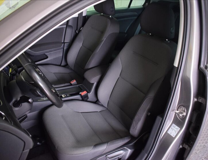 Volkswagen Golf Hatchback 1,4 l 90 kw