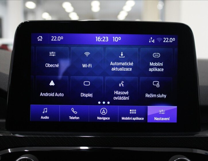 Ford Kuga SUV / Terénní 2,0 l 140 kw