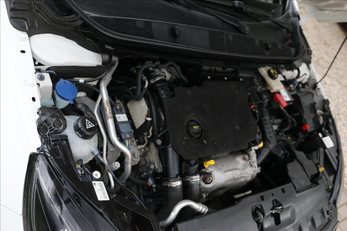 Peugeot 308 Kombi 1,5 l 96 kw