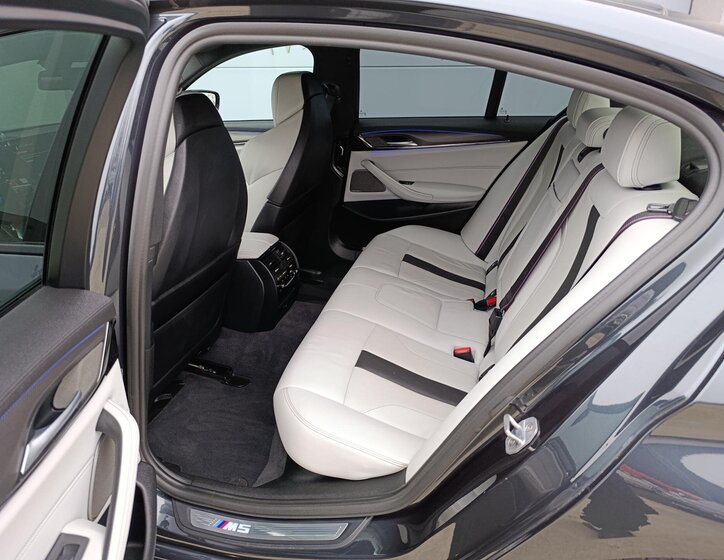 BMW M5 Sedan 4,4 l 460 kw