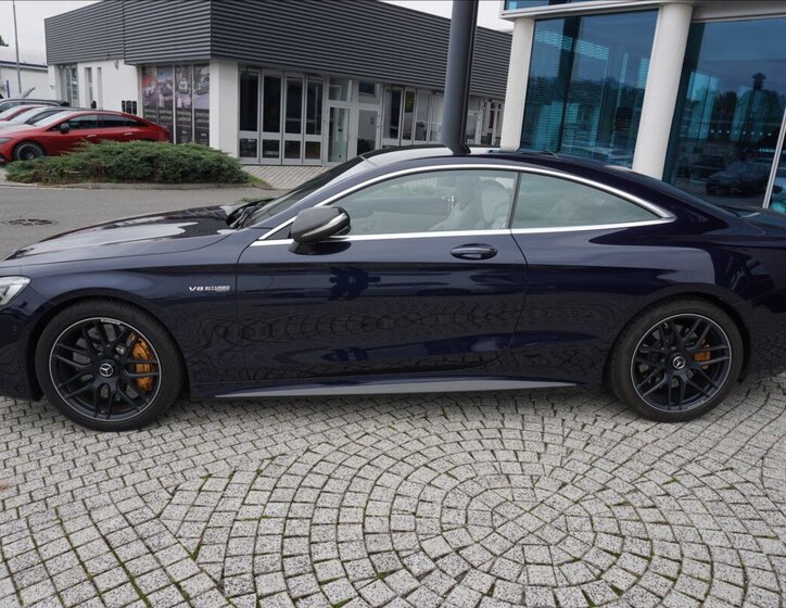 Mercedes-Benz Třídy S Kupé 4,0 l 450 kw
