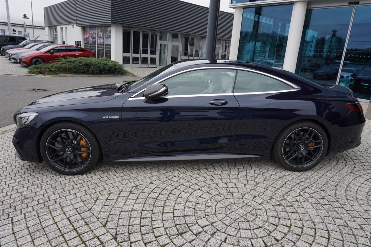 Mercedes-Benz Třídy S Kupé 4,0 l 450 kw