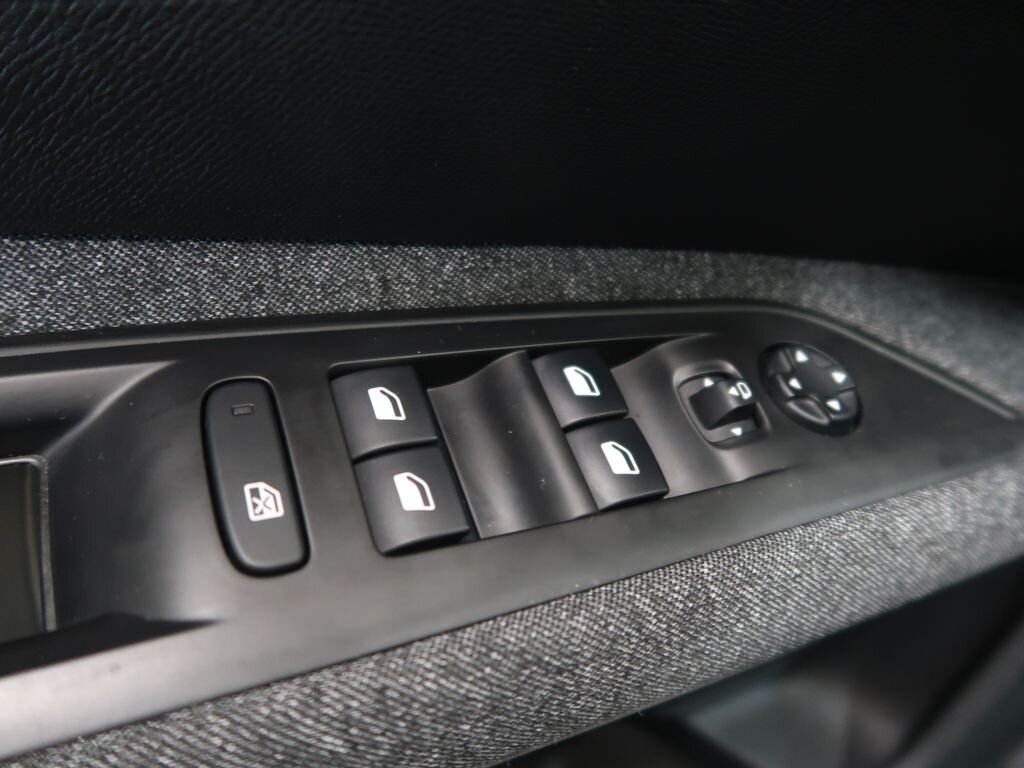 Peugeot 5008 SUV 1,2 l 96 kw