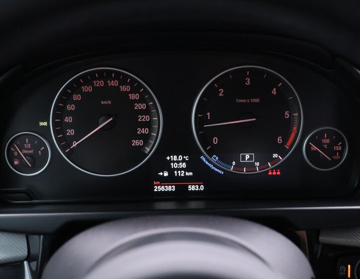 BMW X5 SUV / Terénní 3,0 l 230 kw