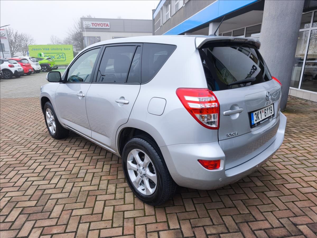 Toyota RAV4 Kombi 2,0 l 116 kw