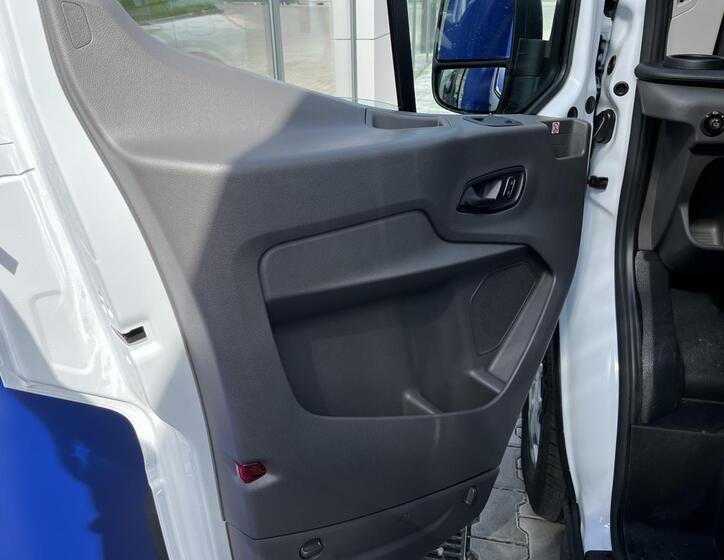 Ford Transit 8