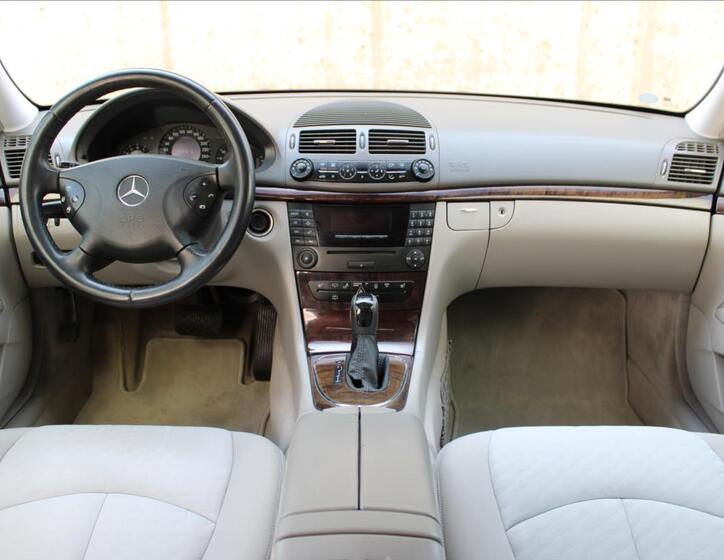 Mercedes-Benz Třídy E 18