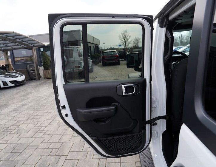 Jeep Wrangler SUV / Terénní 2,1 l 147 kw