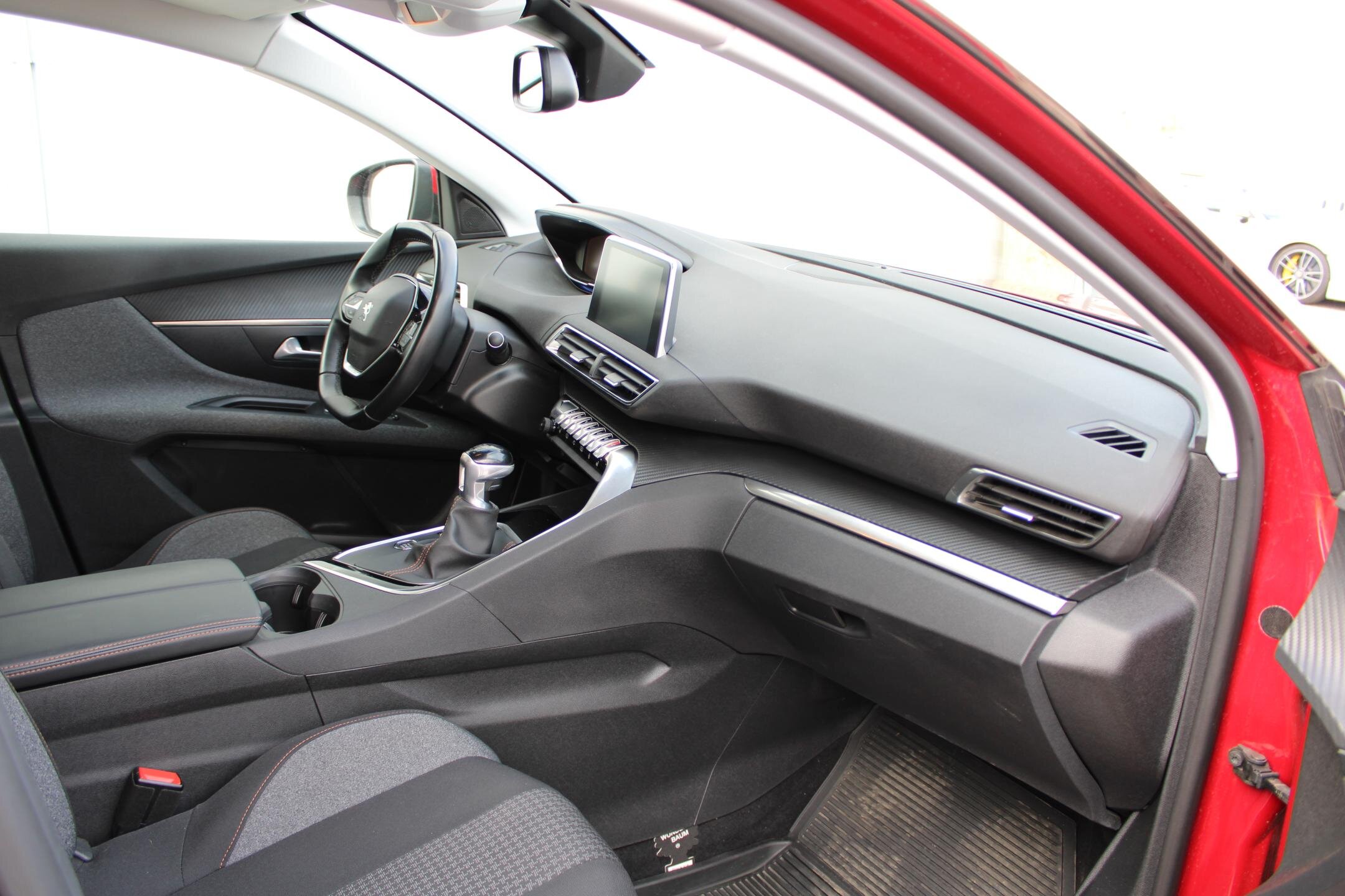 Peugeot 3008 SUV / Terénní 1,5 l 96 kw