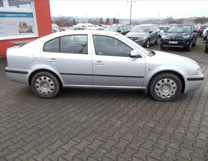 Škoda Octavia Sedan / Limuzína 1,9 l 74 kw