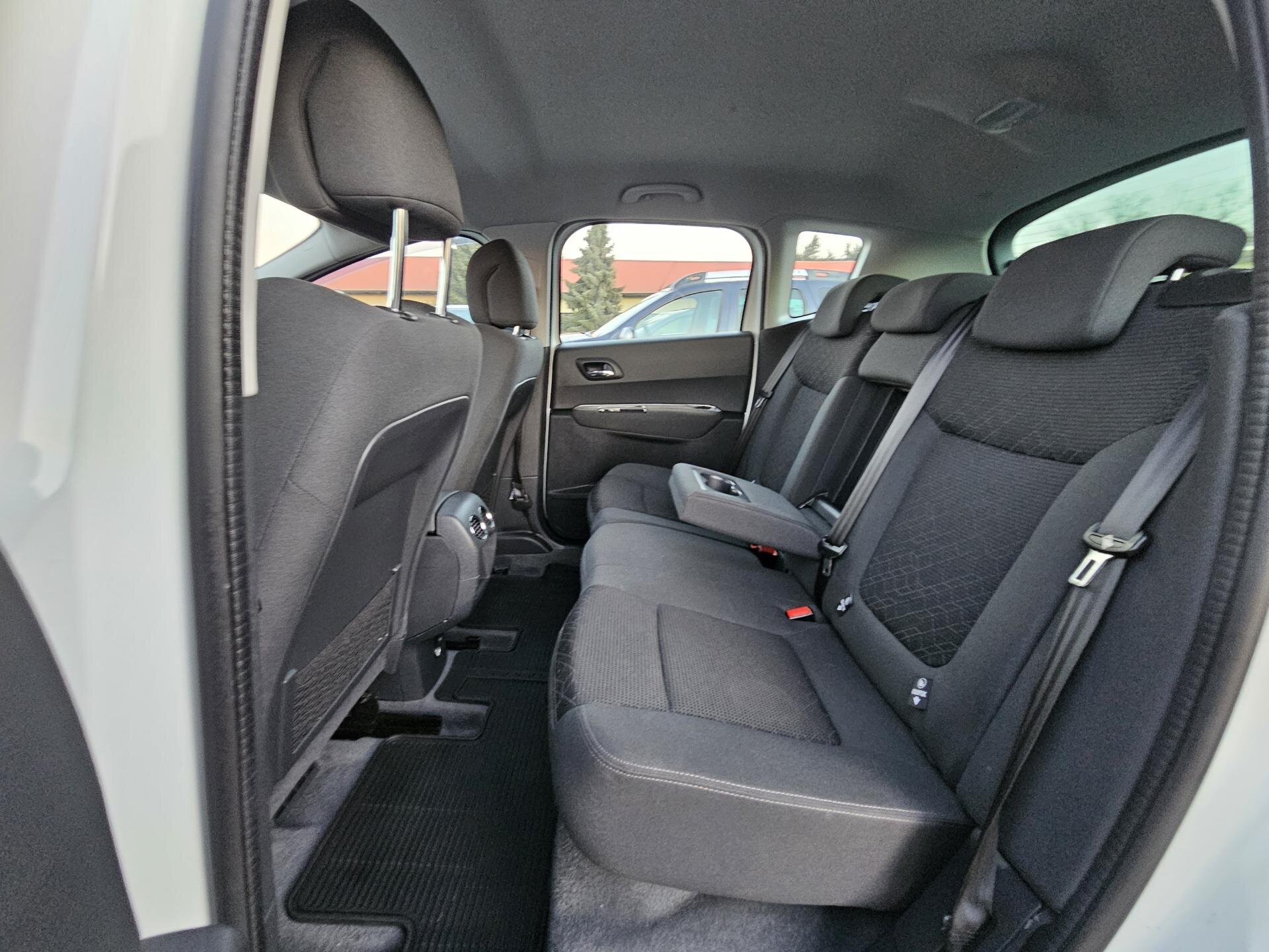 Peugeot 3008 SUV 1,2 l 96 kw