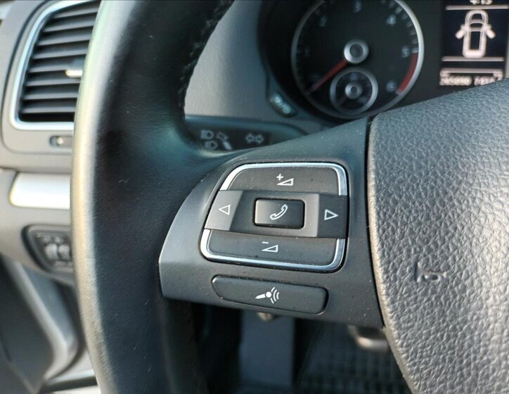 Volkswagen Sharan MPV 2,0 l 103 kw