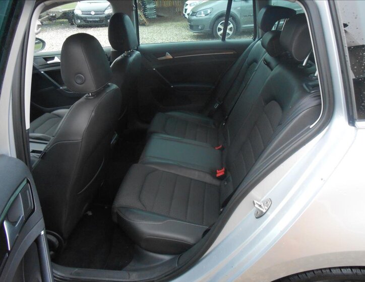 Volkswagen Golf Kombi 2,0 l 110 kw