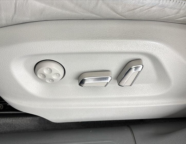 Audi Q5 SUV / Terénní 2,0 l 130 kw