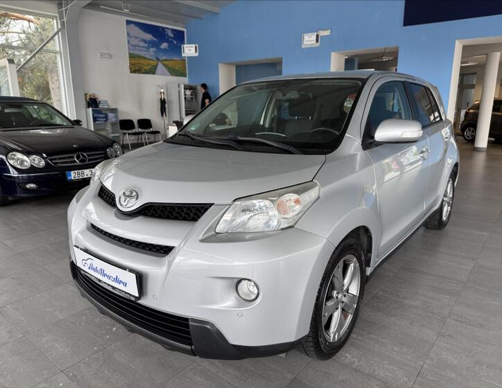 Toyota Urban Cruiser 3