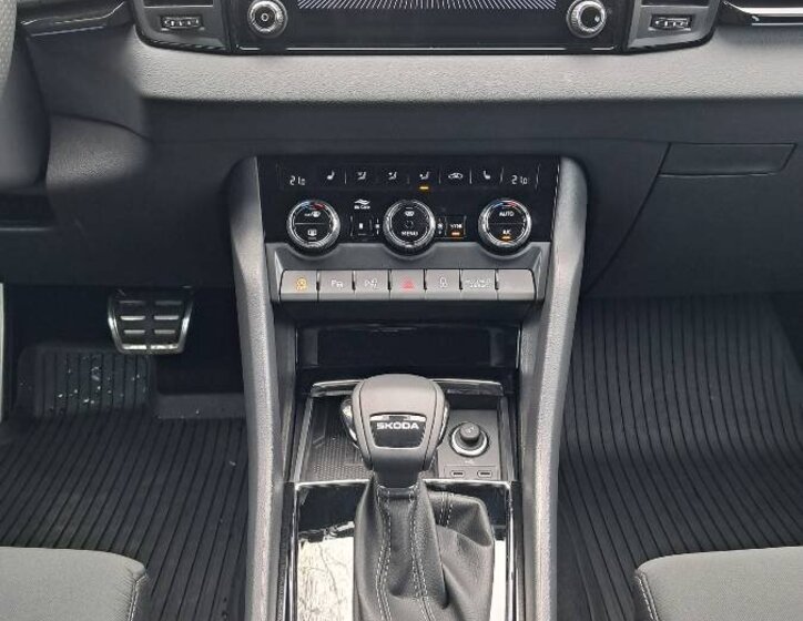 Škoda Karoq SUV / Terénní 1,5 l 110 kw