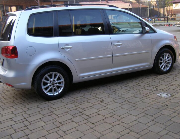 Volkswagen Touran MPV 1,2 l 77 kw