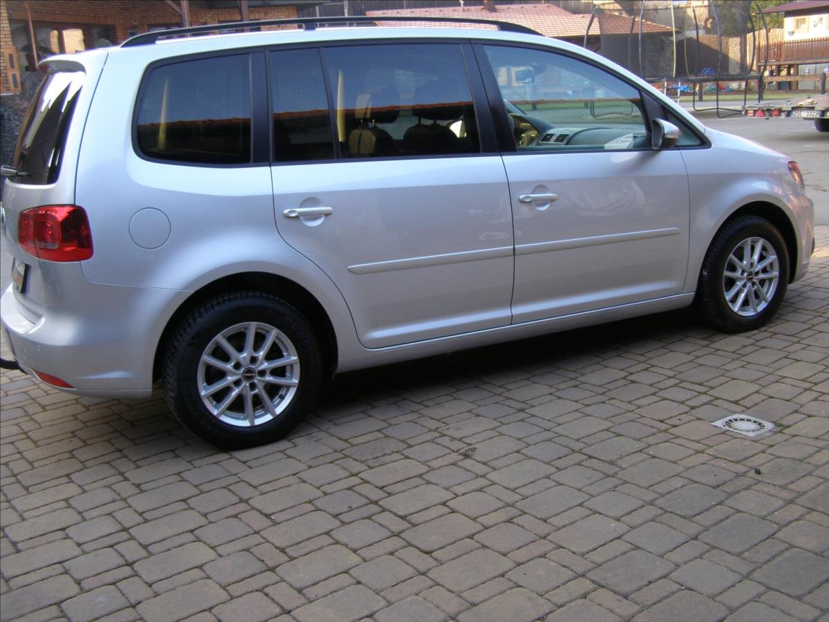 Volkswagen Touran MPV 1,2 l 77 kw