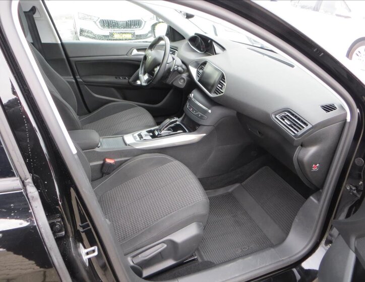 Peugeot 308 Kombi 1,2 l 96 kw