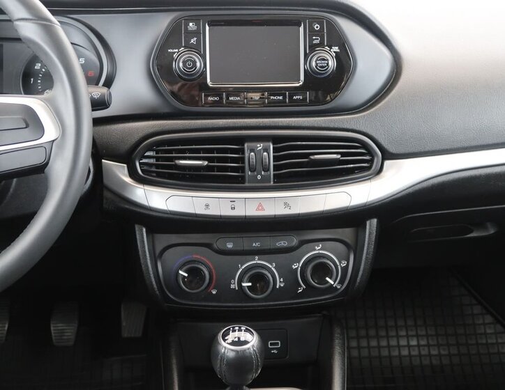 Fiat Tipo Sedan / Limuzína 1,4 l 70 kw