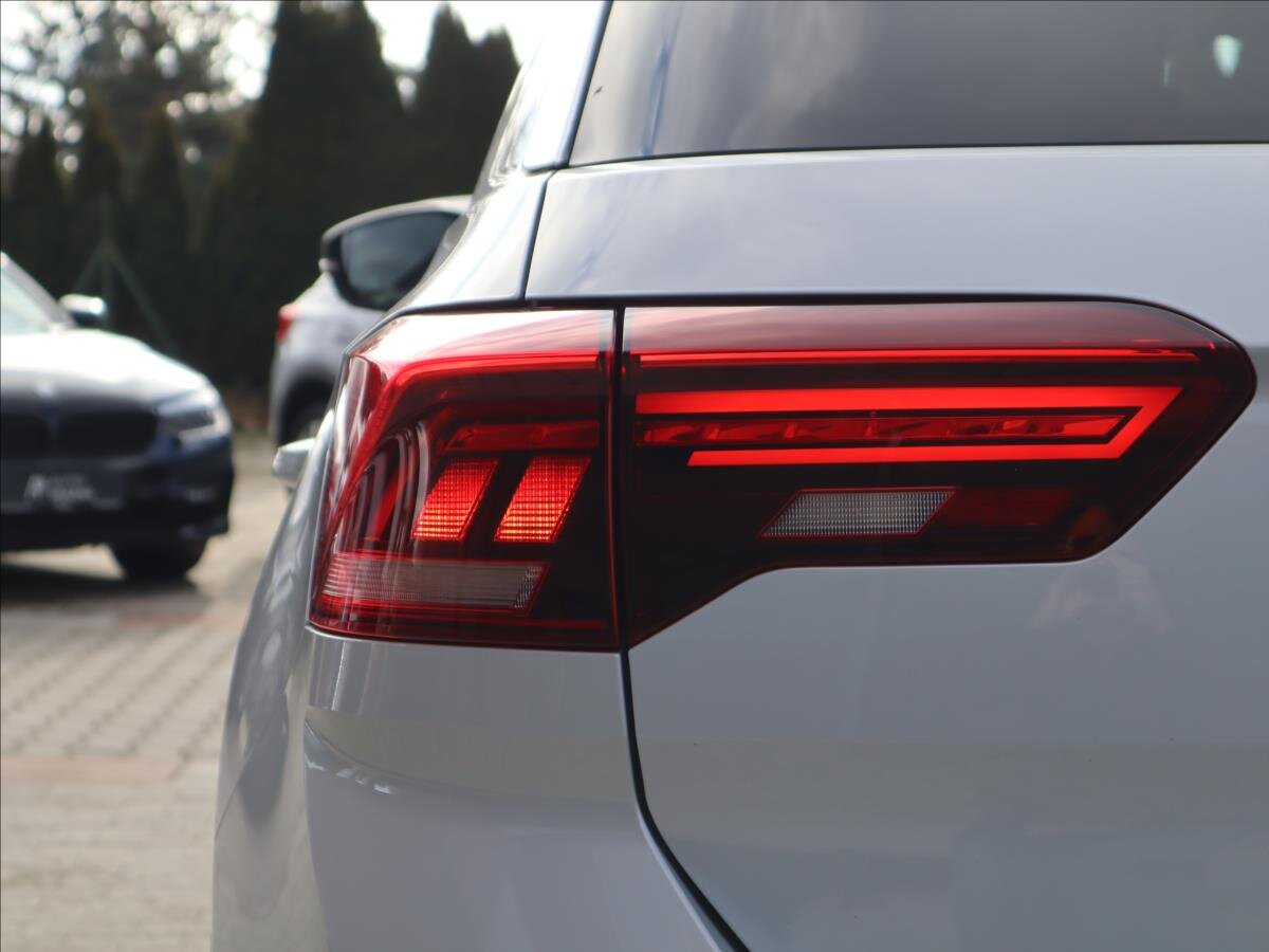 Volkswagen T-Roc CUV / Crossover 1,5 l 110 kw