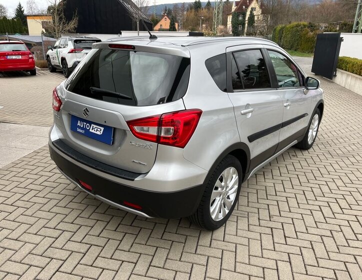 Suzuki SX4 S-Cross SUV / Terénní 998,0 82 kw