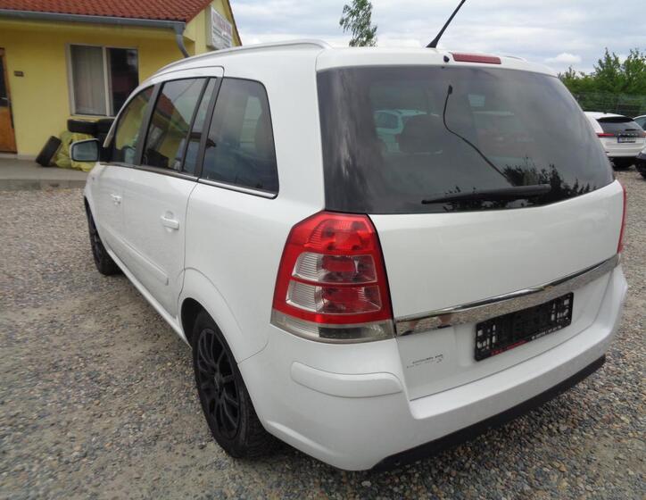 Opel Zafira 9