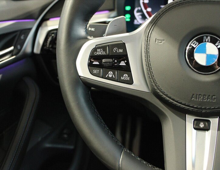 BMW Řada 5 Kombi 3,0 l 210 kw