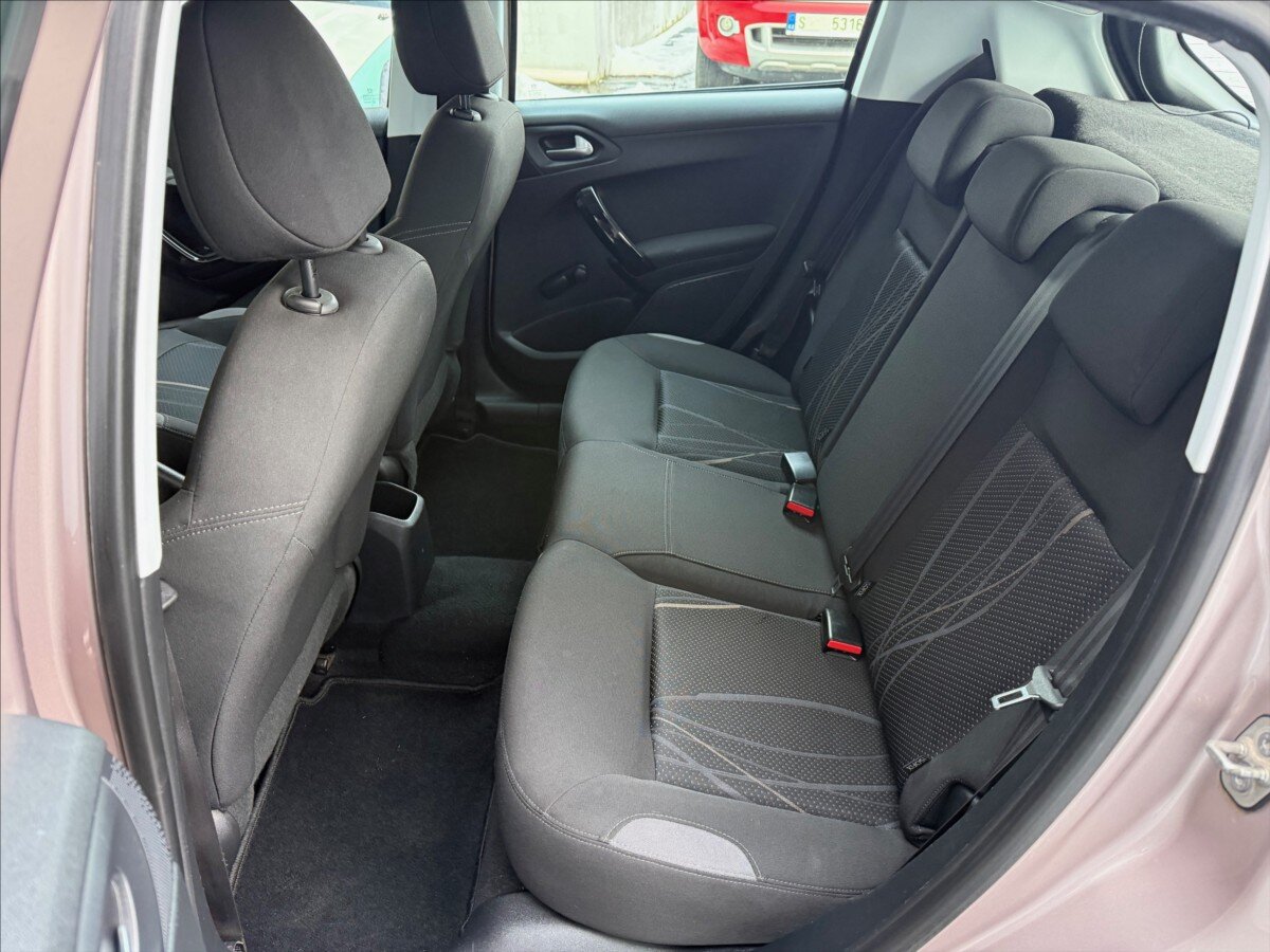 Peugeot 208 Hatchback 1,4 l 70 kw