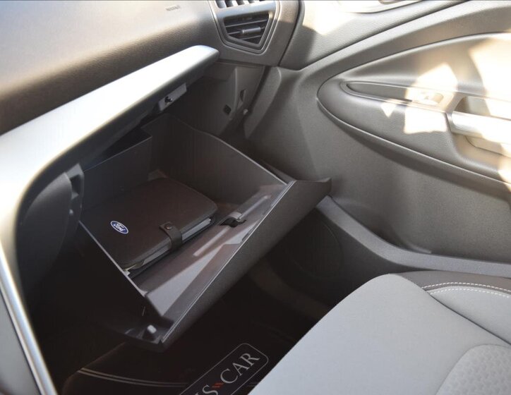 Ford Kuga SUV 1,5 l 88 kw