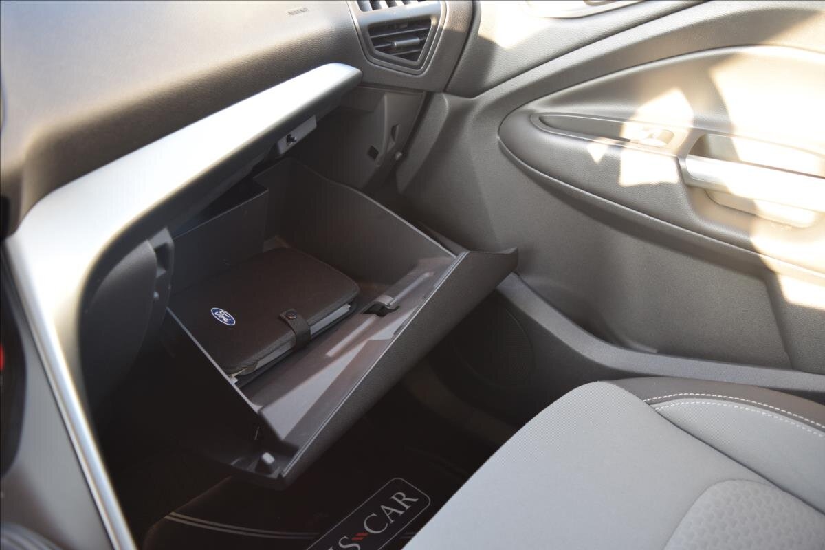 Ford Kuga SUV 1,5 l 88 kw