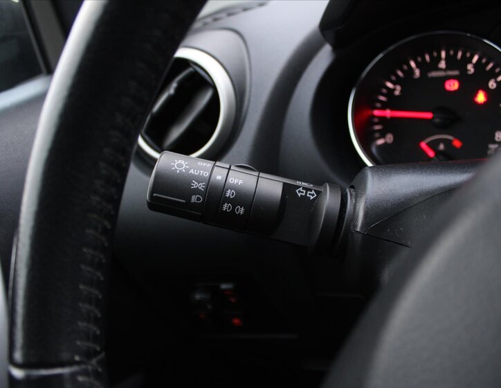 Nissan Qashqai SUV 1,6 l 84 kw