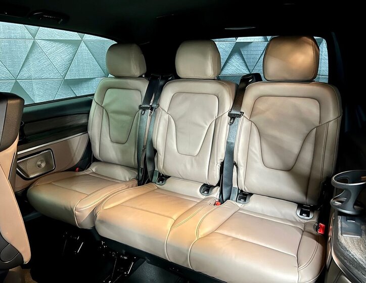 Mercedes-Benz Třídy V 12