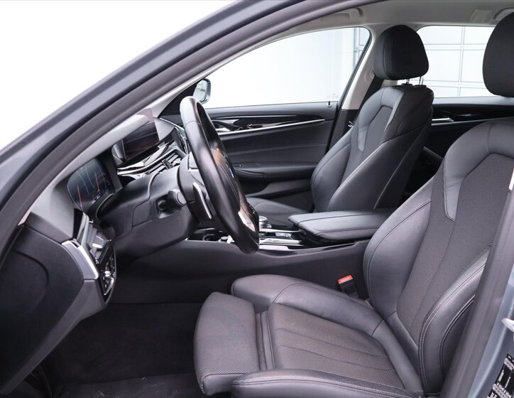 BMW Řada 5 Kombi 2,0 l 140 kw