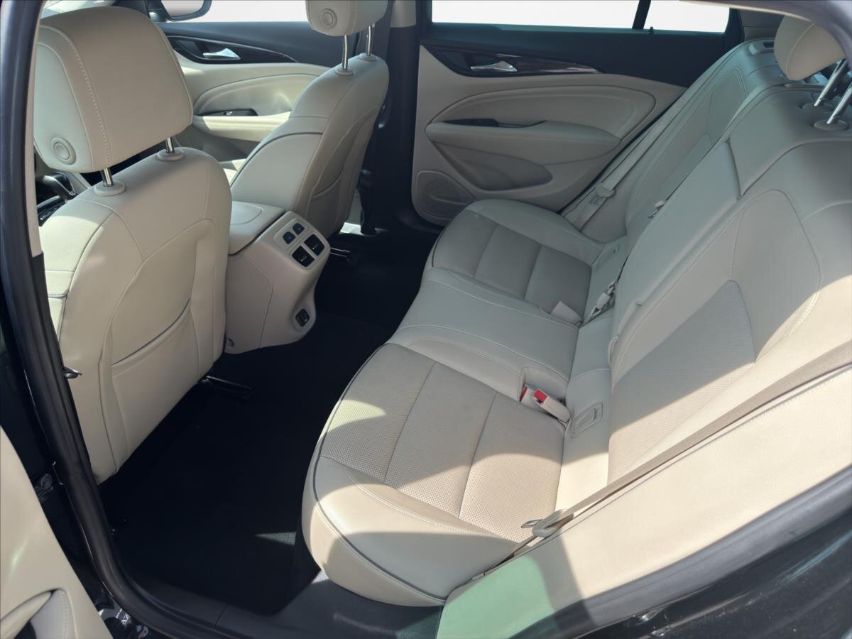 Opel Insignia Kombi 2,0 l 154 kw