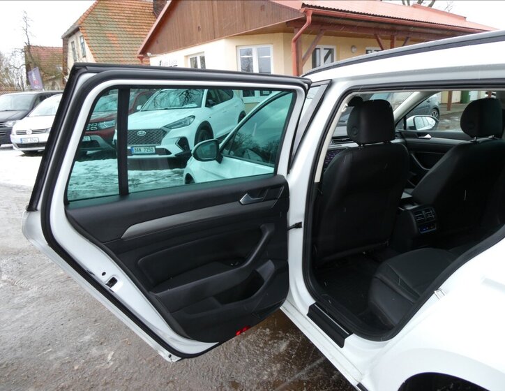 Volkswagen Passat Kombi 2,0 l 110 kw