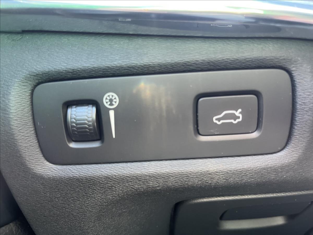 Volvo V90 Kombi 2,0 l 145 kw