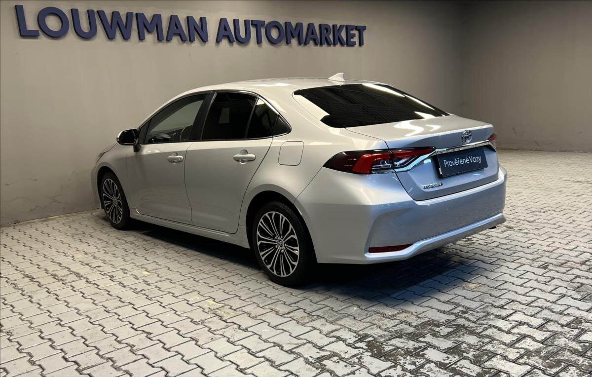 Toyota Corolla Sedan 1,6 l 97 kw