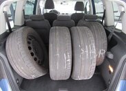 Volkswagen Touran Kombi 1,2 l 77 kw