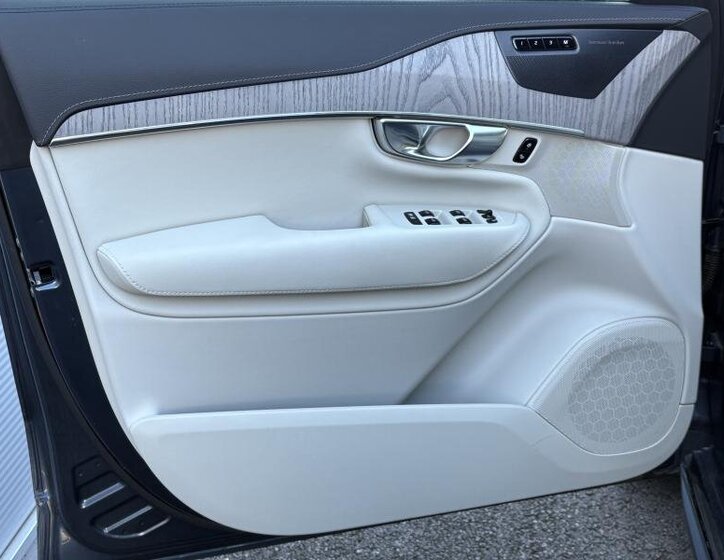 Volvo XC90 SUV 2,0 l 173 kw