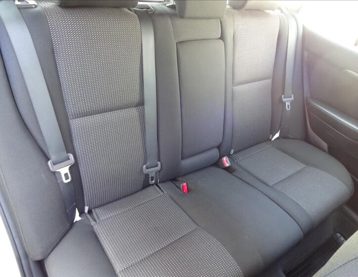Toyota Avensis Kombi 2,0 l 93 kw