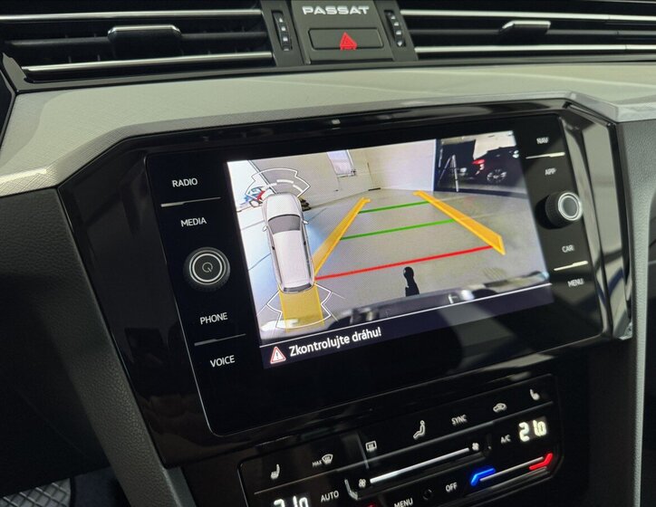 Volkswagen Passat 40