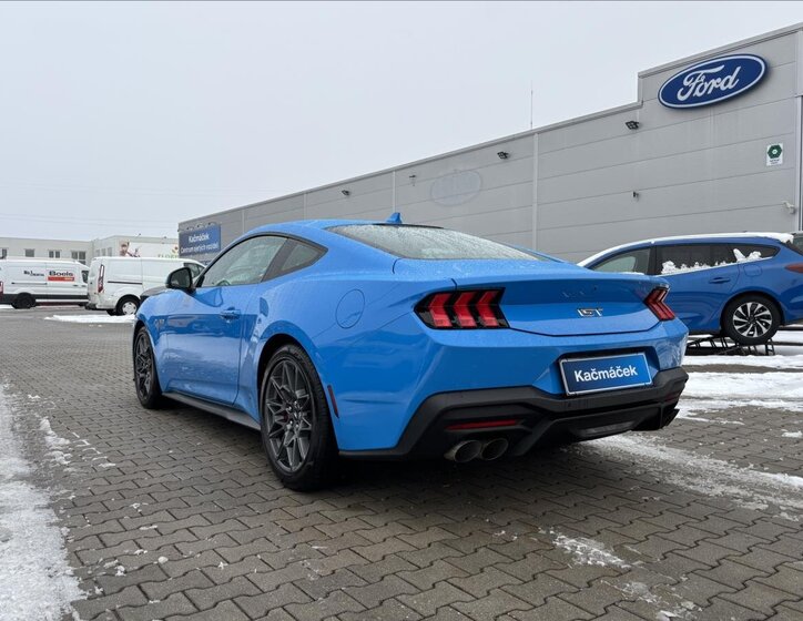 Ford Mustang Kupé 5,0 l 328 kw